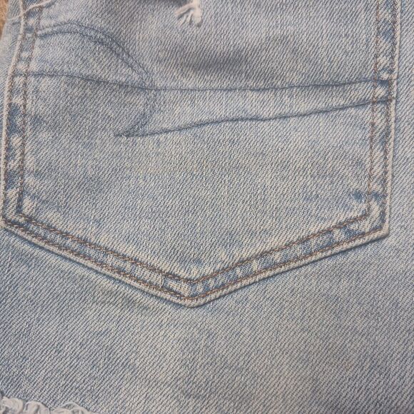American Eagle Outfitters Curvy 90s Boyfriend Short Distressed Size 4 - Picture 5 of 5